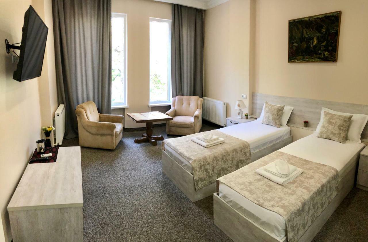 Hotel Leo Palace Tiflis Dış mekan fotoğraf