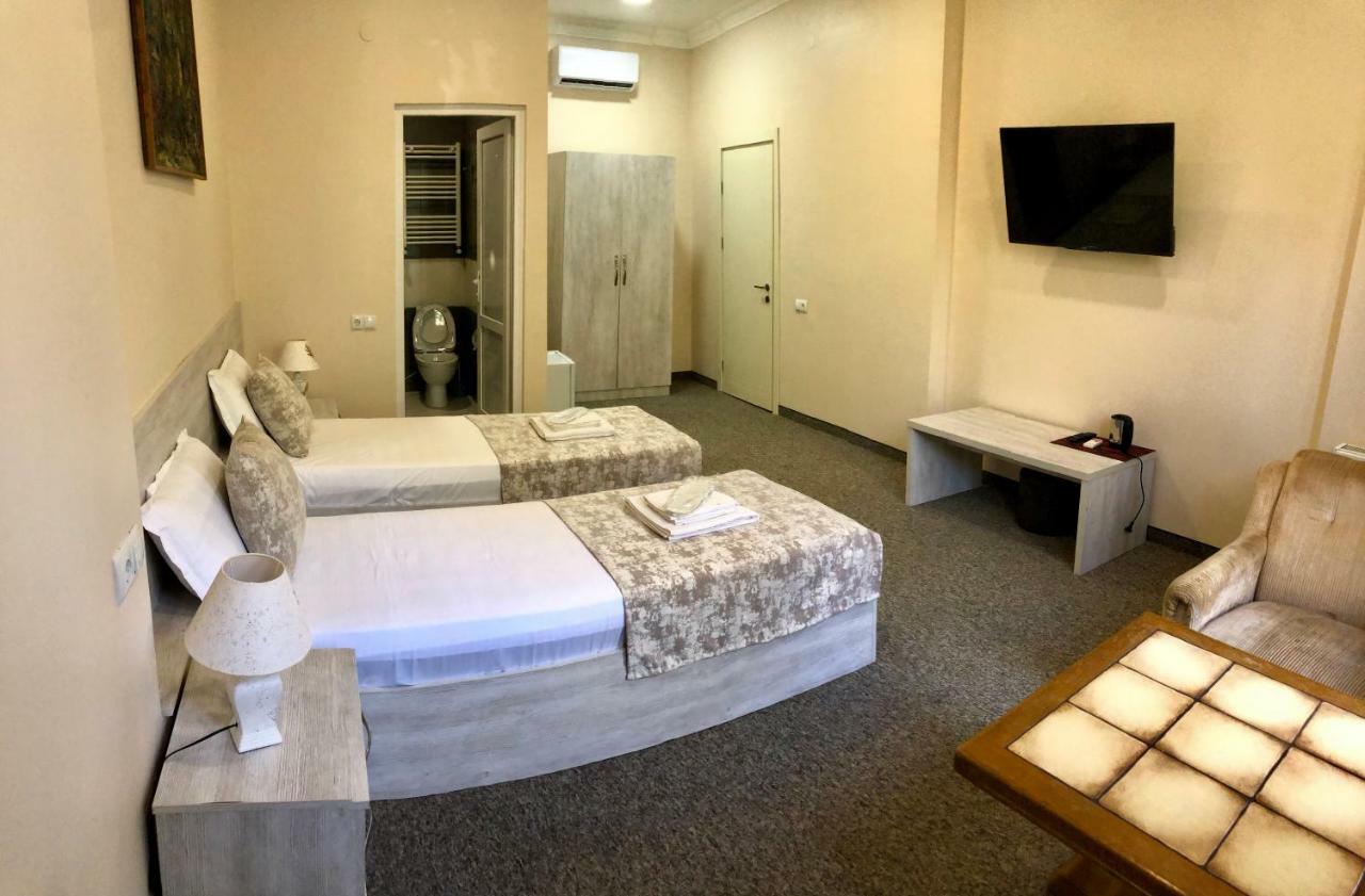 Hotel Leo Palace Tiflis Dış mekan fotoğraf